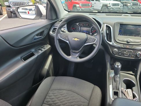 Used 2020 Chevrolet Equinox LT FWD image 17