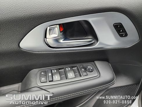 New 2026 Chrysler Pacifica Limited w/ S Appearance Package AWD/4WD image 46