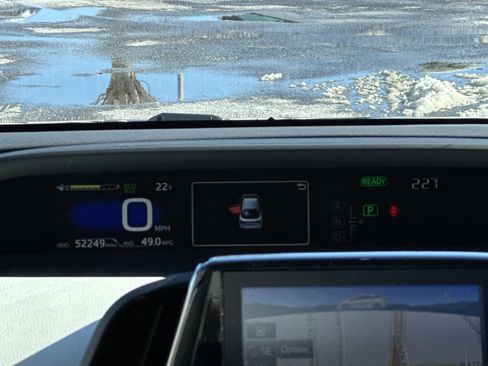 Used 2020 Toyota Prius Limited image 20