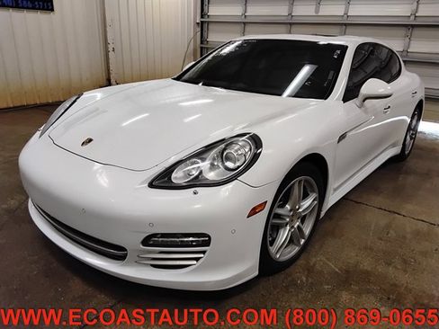 Used 2013 Porsche Panamera 4 image 4