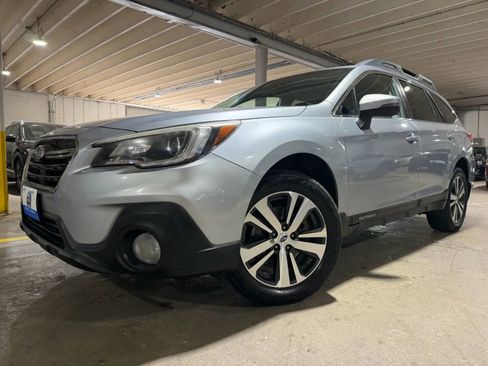 Used 2018 Subaru Outback 2.5i Limited AWD/4WD image 2
