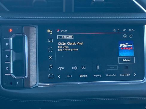 Used 2024 GMC Yukon Denali Ultimate AWD/4WD image 8