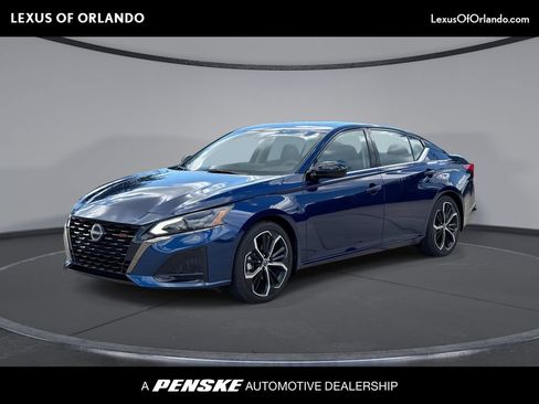 Used 2023 Nissan Altima 2.5 SR w/ SR Premium Package FWD image 1
