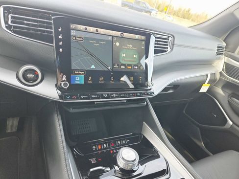 New 2026 Jeep Grand Wagoneer Limited AWD/4WD image 25