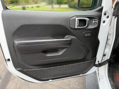 Used 2019 Jeep Wrangler Unlimited Sport S image 13