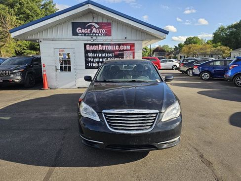 Used 2013 Chrysler 200 Touring FWD image 2