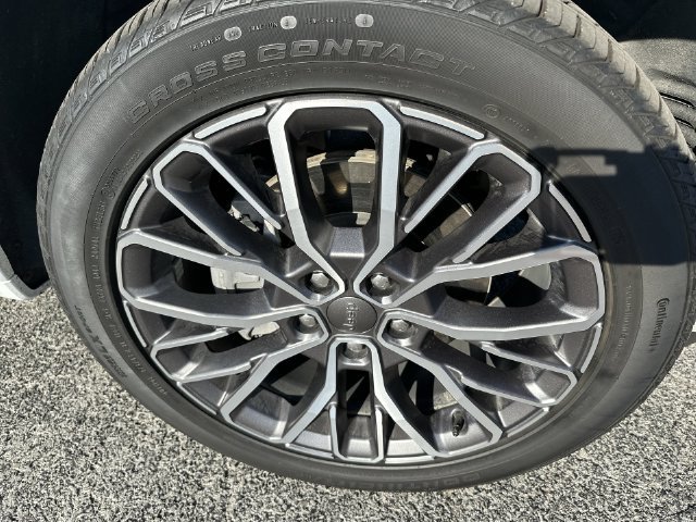 Used 2024 Jeep Grand Cherokee L Summit AWD/4WD image 21