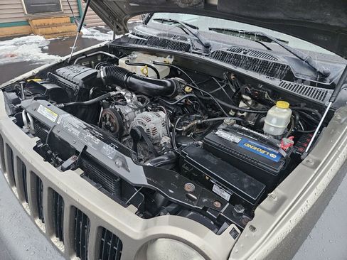 Used 2005 Jeep Liberty Sport image 20