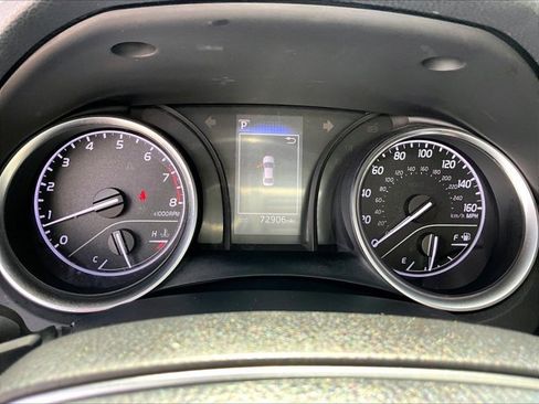 Used 2018 Toyota Camry SE image 18