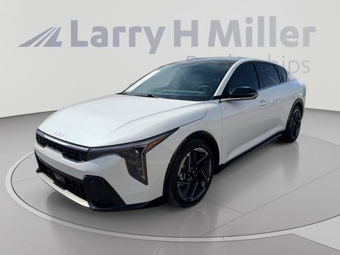 Used 2025 Kia K4 GT-Line w/ GT-Line Premium Package FWD image 1