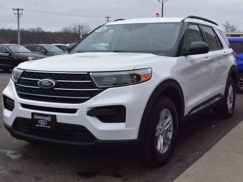 Used 2023 Ford Explorer XLT image 11