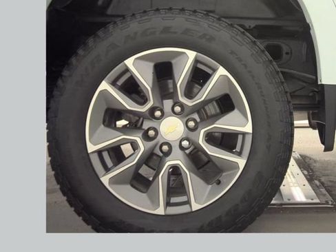 Used 2019 Chevrolet Silverado 1500 LT w/ All-Star Edition AWD/4WD image 21
