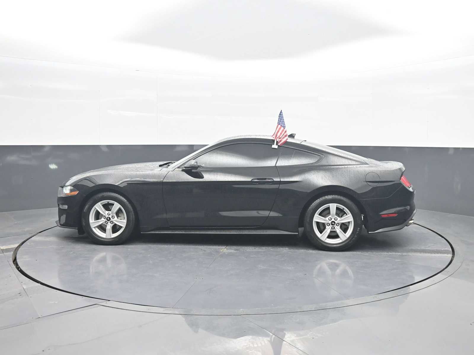 Used 2020 Ford Mustang Coupe RWD image 5