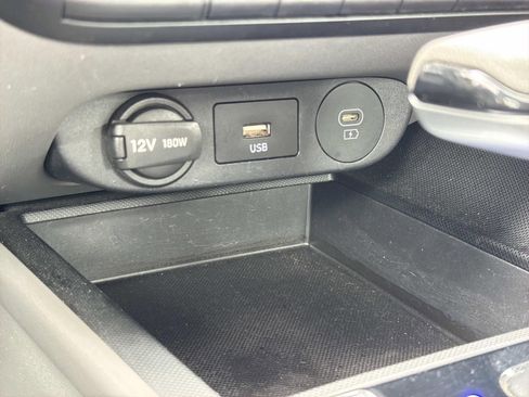 Used 2024 Hyundai Elantra SEL FWD image 12