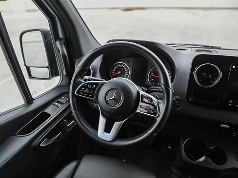 Used 2024 Mercedes-Benz Sprinter 2500 image 15