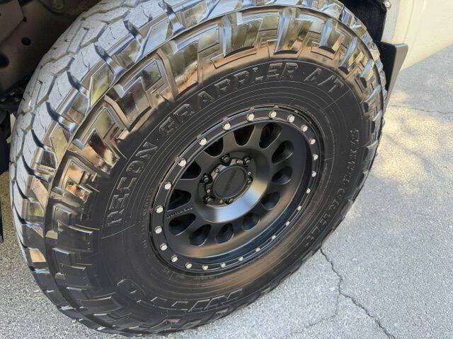Used 2018 Nissan Titan PRO-4X AWD/4WD image 9