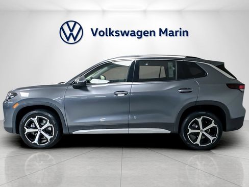 New 2026 Volkswagen Tiguan SE image 2