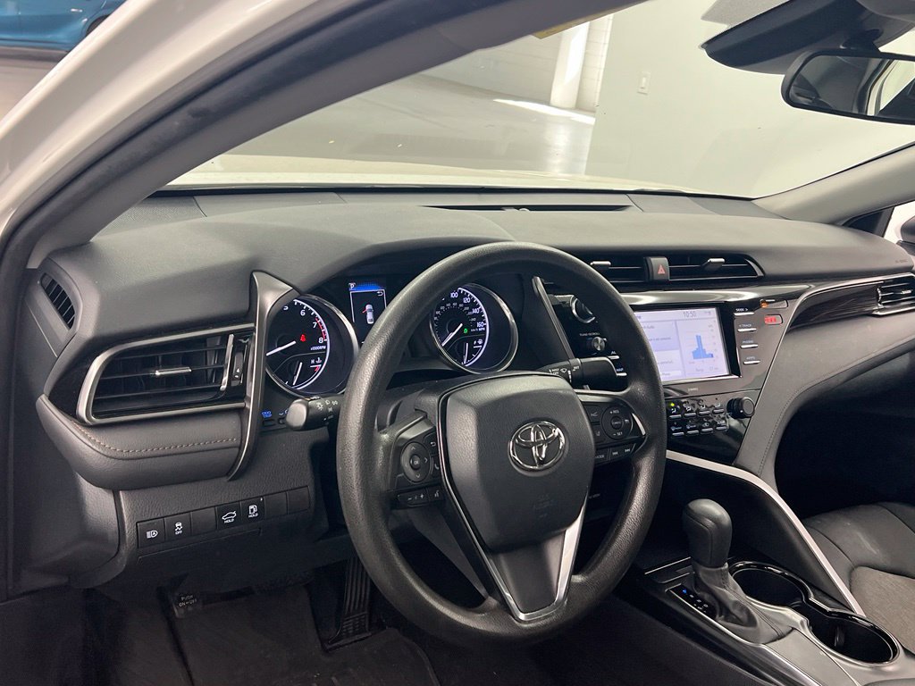 Used 2020 Toyota Camry LE FWD image 9