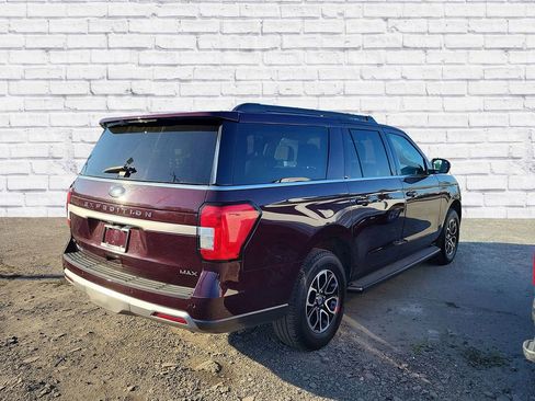 Used 2024 Ford Expedition Max XLT image 2