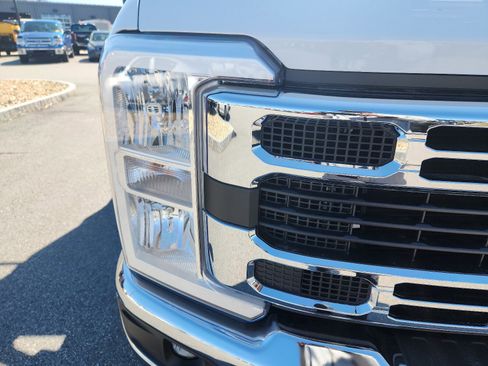 Used 2024 Ford F350 XL w/ Snow Plow Prep Package image 32