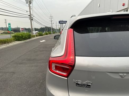 Certified 2025 Volvo XC40 B5 Plus AWD/4WD image 10