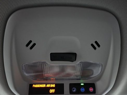 Used 2025 Chevrolet Trax LT FWD image 35