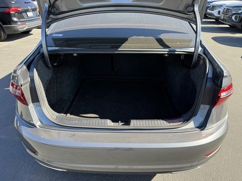 Used 2021 Volkswagen Jetta R-Line image 9