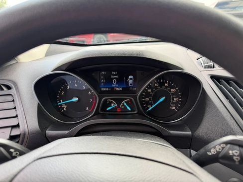 Used 2019 Ford Escape SE FWD image 16
