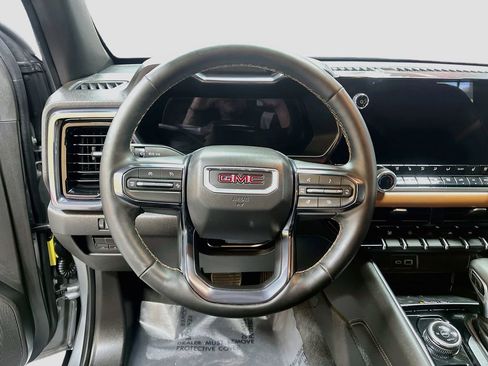 Used 2026 GMC Canyon AT4 w/ Technology Plus Package AWD/4WD image 11