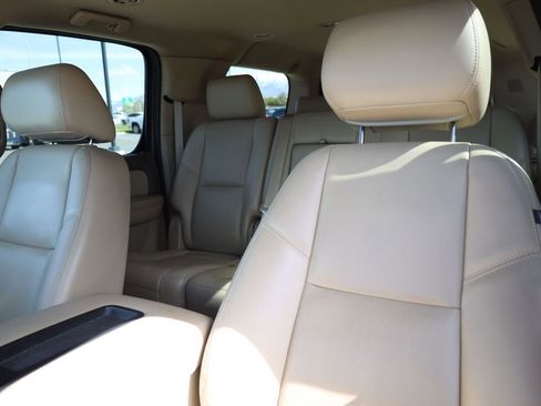 Used 2012 Chevrolet Suburban LTZ image 16