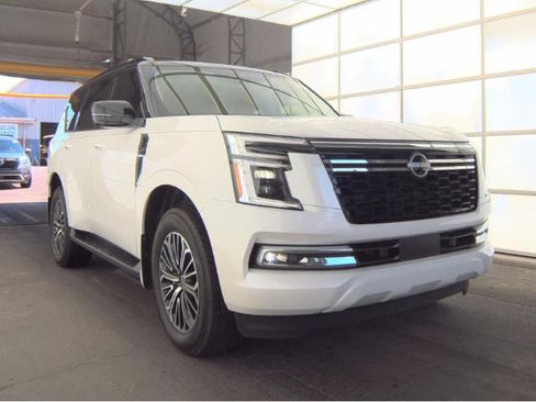 Used 2025 Nissan Armada Platinum w/ Convenience Package RWD image 1