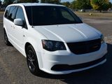 Used 2014 Dodge Grand Caravan SE image 2