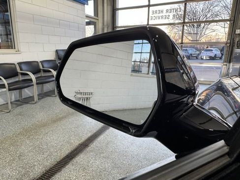 Used 2020 Chevrolet Camaro LT image 17