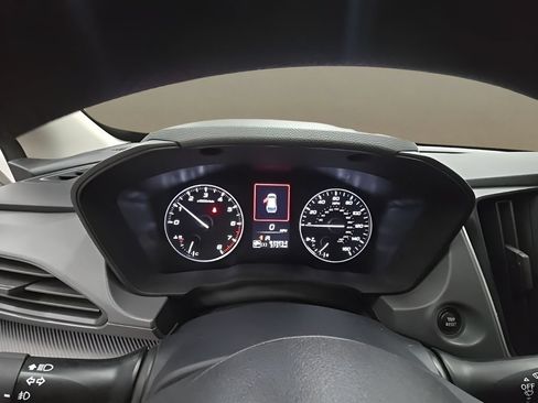 Used 2025 Subaru Crosstrek 2.5i Premium AWD/4WD image 35