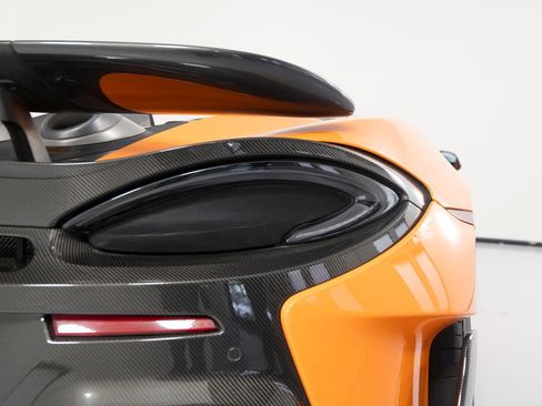 Used 2020 McLaren 600LT Spider RWD image 41
