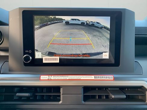Used 2025 Toyota Tacoma SR5 AWD/4WD image 20