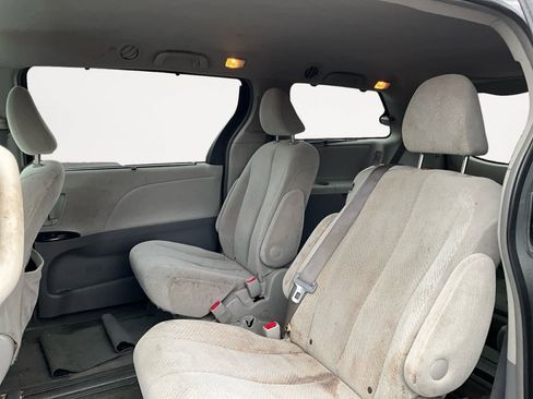 Used 2011 Toyota Sienna LE image 15