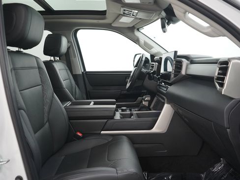 Used 2022 Toyota Tundra Limited AWD/4WD image 12