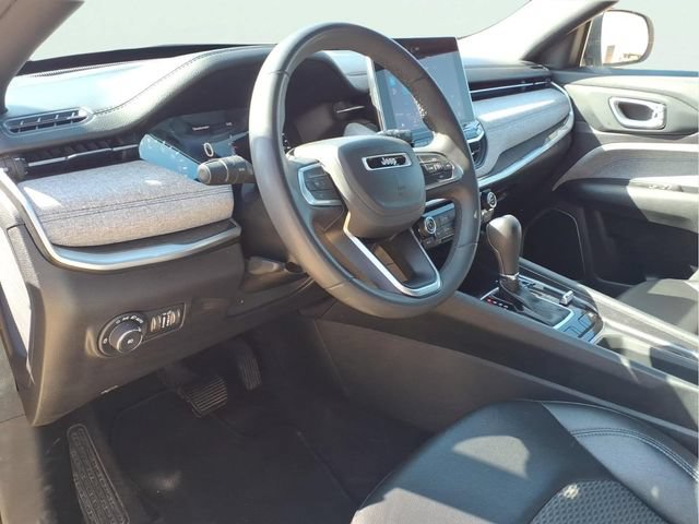 Used 2024 Jeep Compass Latitude AWD/4WD image 8