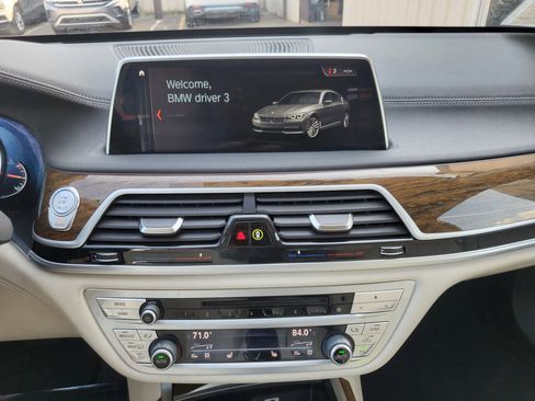 Used 2018 BMW 750i xDrive image 50