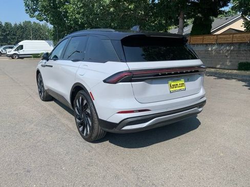 New 2026 Lincoln Nautilus Reserve w/ Jet Appearance Package AWD/4WD image 3