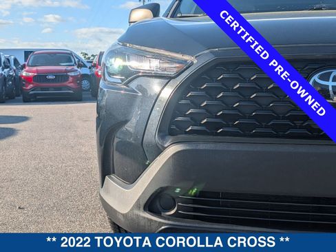 Used 2022 Toyota Corolla Cross L image 9