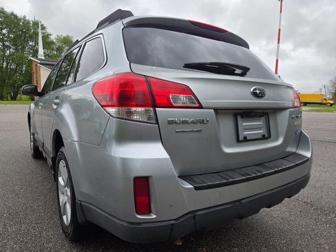 Used 2012 Subaru Outback 2.5i Premium w/ All-Weather Pkg AWD/4WD image 7