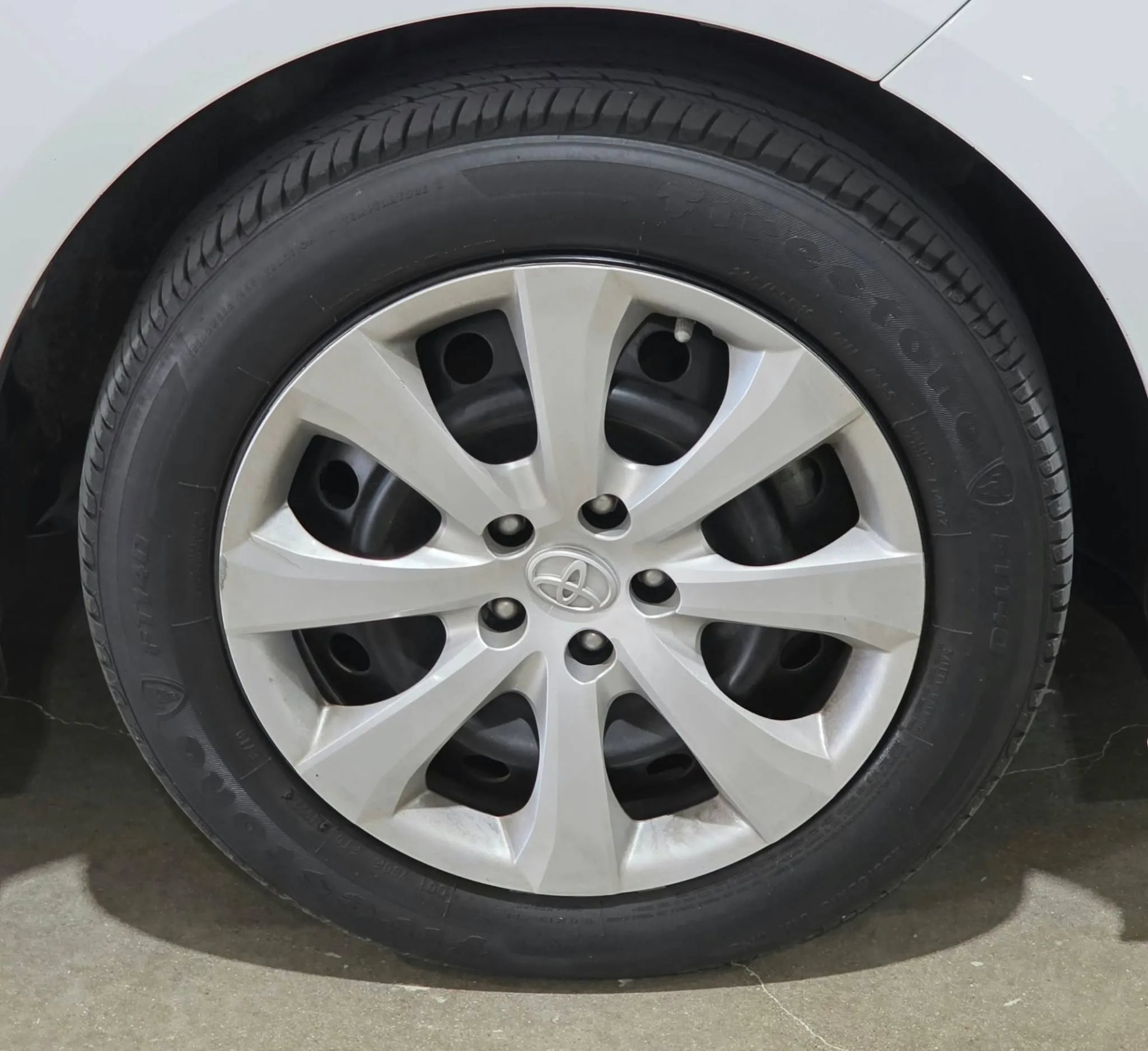 Used 2021 Toyota Corolla LE w/ Carpet Mat Package (TMS) FWD image 28