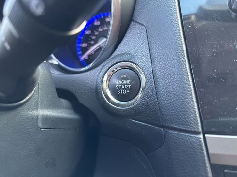 Used 2017 Subaru Outback 2.5i Touring AWD/4WD image 17