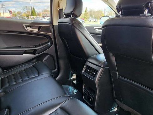 Used 2019 Ford Edge SEL w/ Equipment Group 201A AWD/4WD image 28