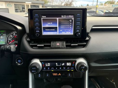 Used 2019 Toyota RAV4 XLE Premium w/ Cold Weather Package AWD/4WD image 33
