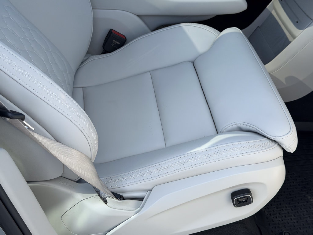 Certified 2025 Volvo EX90 Ultra AWD/4WD image 15
