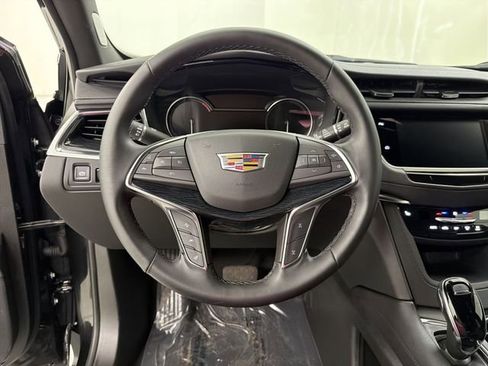 Certified 2025 Cadillac XT5 Premium Luxury w/ LPO, Floor Liner Package AWD/4WD image 20