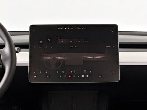 Used 2023 Tesla Model Y Long Range image 32